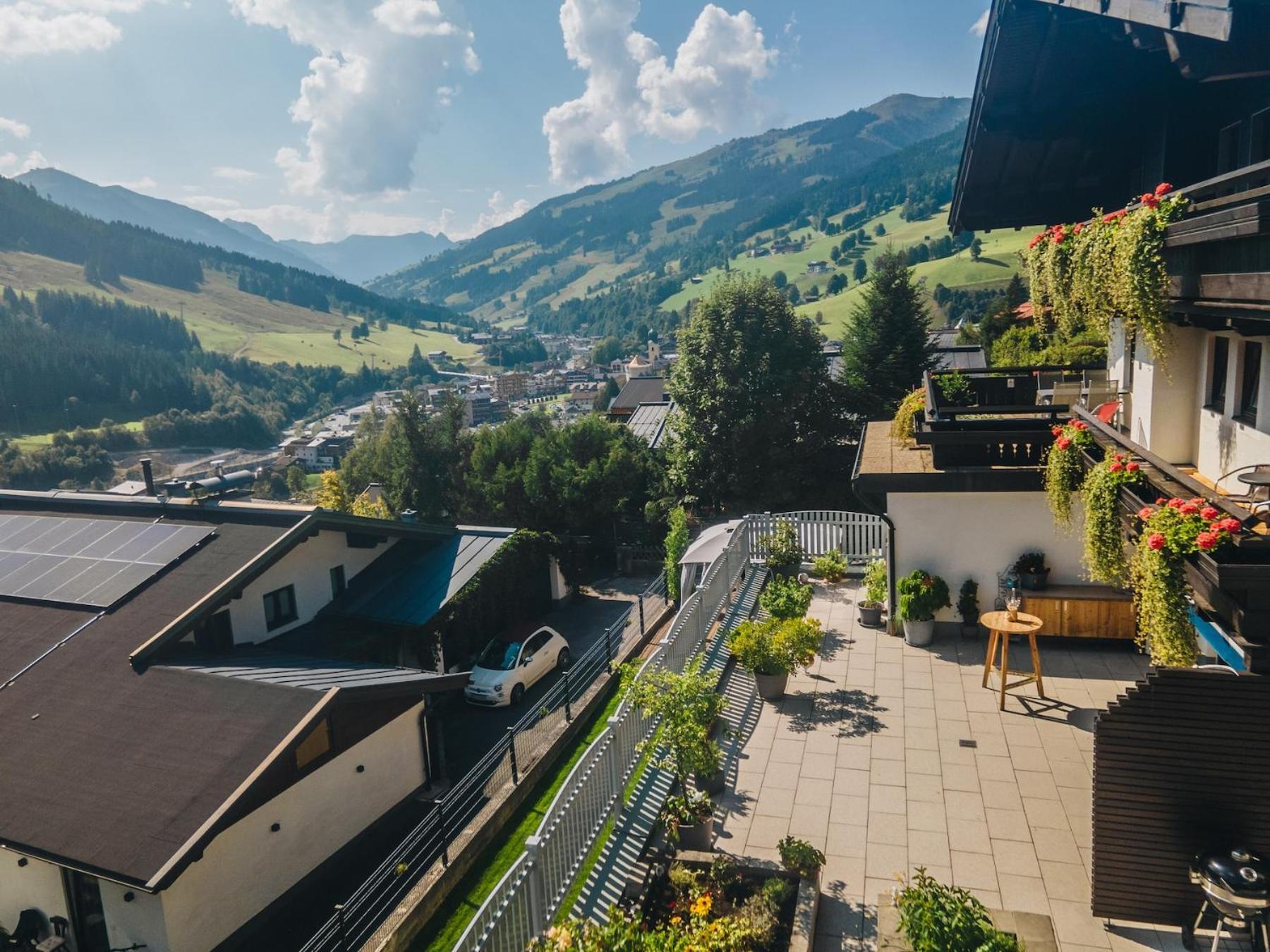 Pension Vier Jahreszeiten Saalbach-Hinterglemm Exterior foto